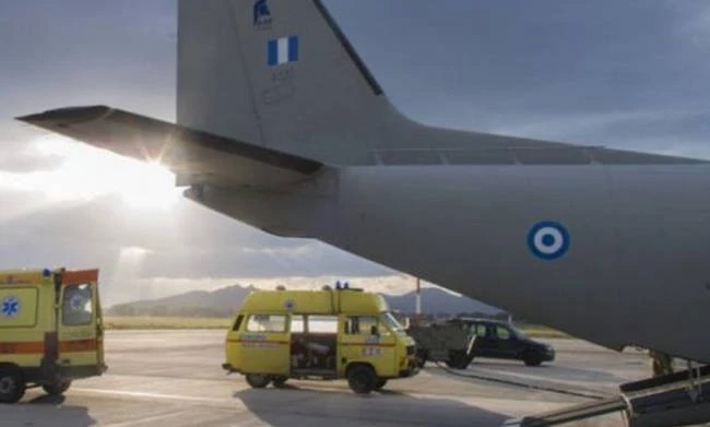 Ηράκλειο: Αεροδιακομιδή τριών μωρών με αεροσκάφος της Πολεμικής Αεροπορίας